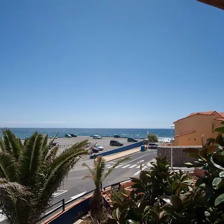 Apartment Your Desk On The Beach, Vista Bella Seaview *