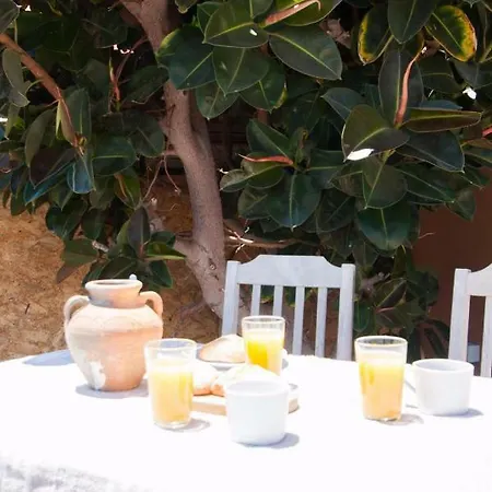 Your Desk On The Beach, Vista Bella Seaview Apartment El Medano (Tenerife)