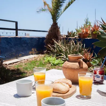 Your Desk On The Beach, Vista Bella Seaview Apartment *